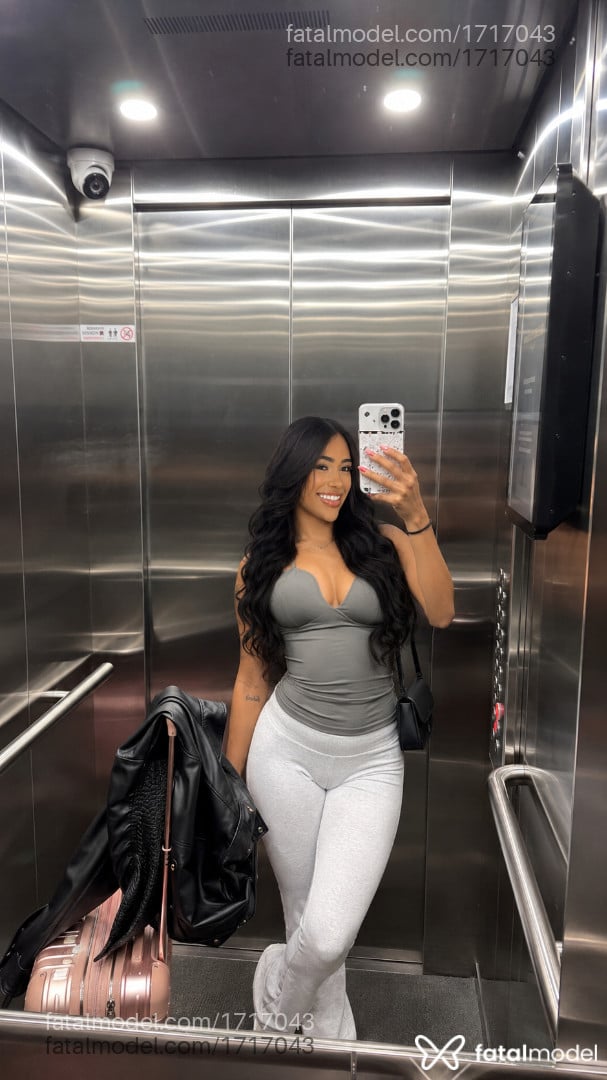 Acompanhante mulher morena (o) de olhos pretos em Recife Acompanhante mulher morena (o) de olhos pretos em Recife - Jade Ferrari