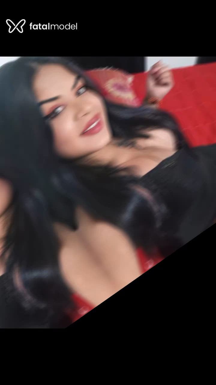 Acompanhante mulher trans morena (o) de olhos pretos - Morena