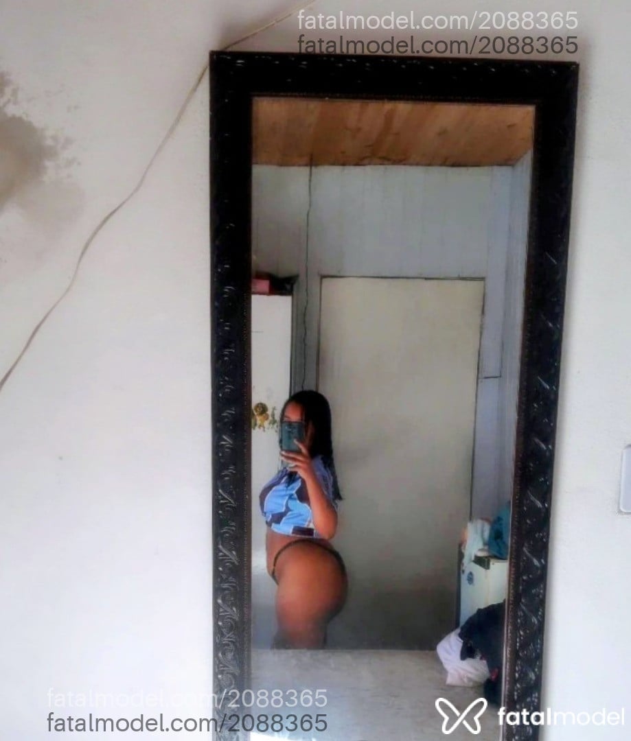 Acompanhante mulher morena (o) de olhos pretos em Rio Grande Acompanhante mulher morena (o) de olhos pretos em Rio Grande - Larissa