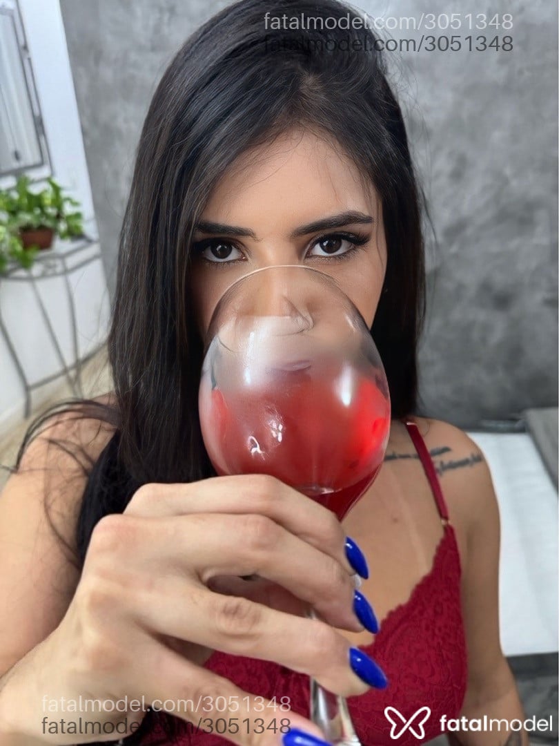 Acompanhante mulher morena (o) de olhos castanhos em São Paulo Acompanhante mulher morena (o) de olhos castanhos em São Paulo - Isadora