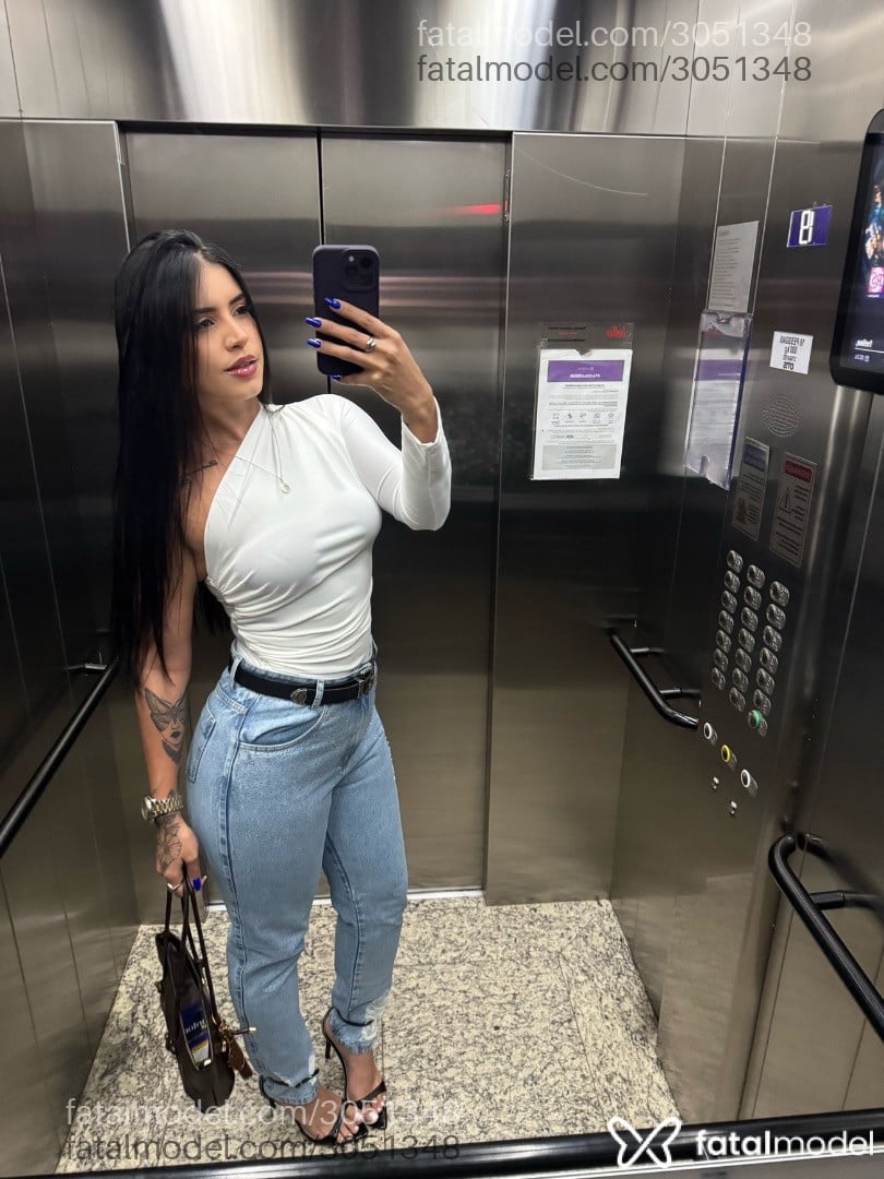 Acompanhante mulher morena (o) de olhos castanhos em São Paulo Acompanhante mulher morena (o) de olhos castanhos em São Paulo - Isadora