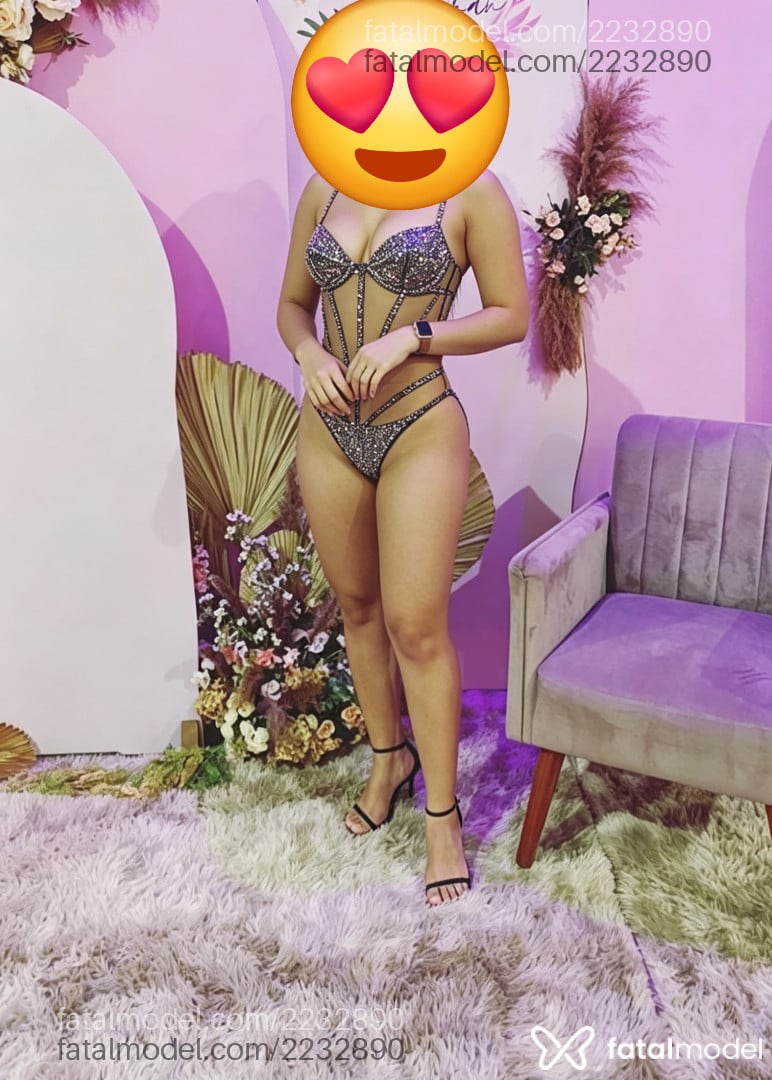 Acompanhante mulher morena (o) de olhos castanhos em Santarém Acompanhante mulher morena (o) de olhos castanhos em Santarém - Robertinha