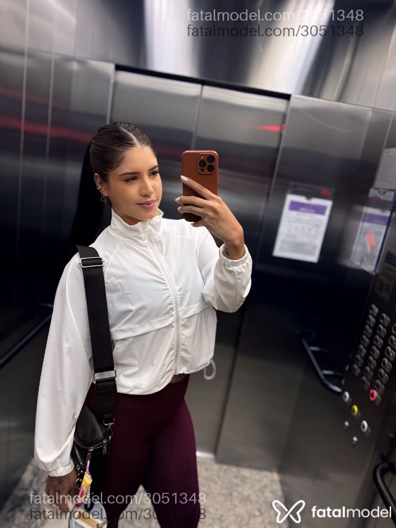Acompanhante mulher morena (o) de olhos castanhos em São Paulo Acompanhante mulher morena (o) de olhos castanhos em São Paulo - Isadora