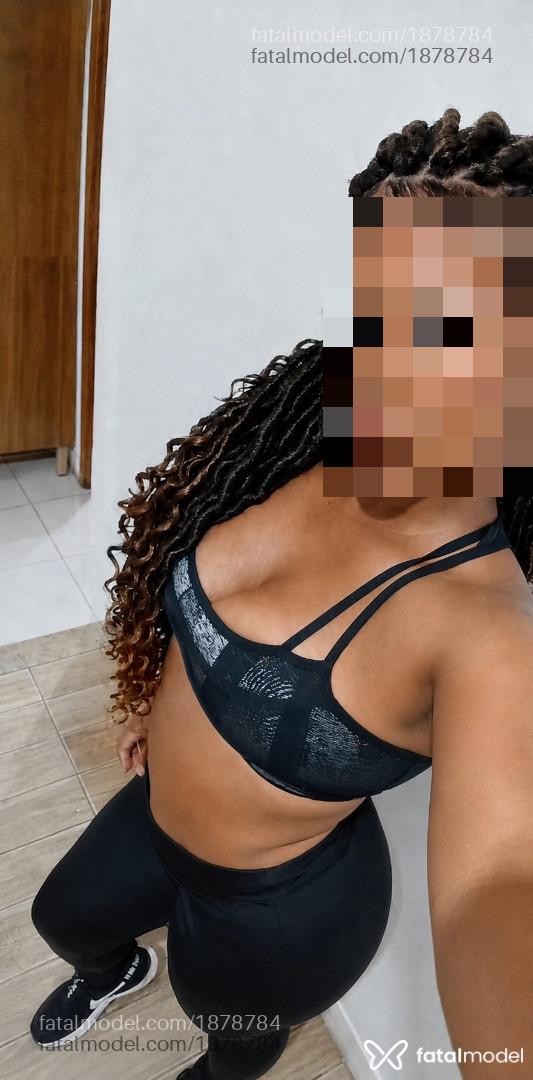 Acompanhante mulher com cabelo colorido de olhos castanhos em Ribeirão das Neves - Karein