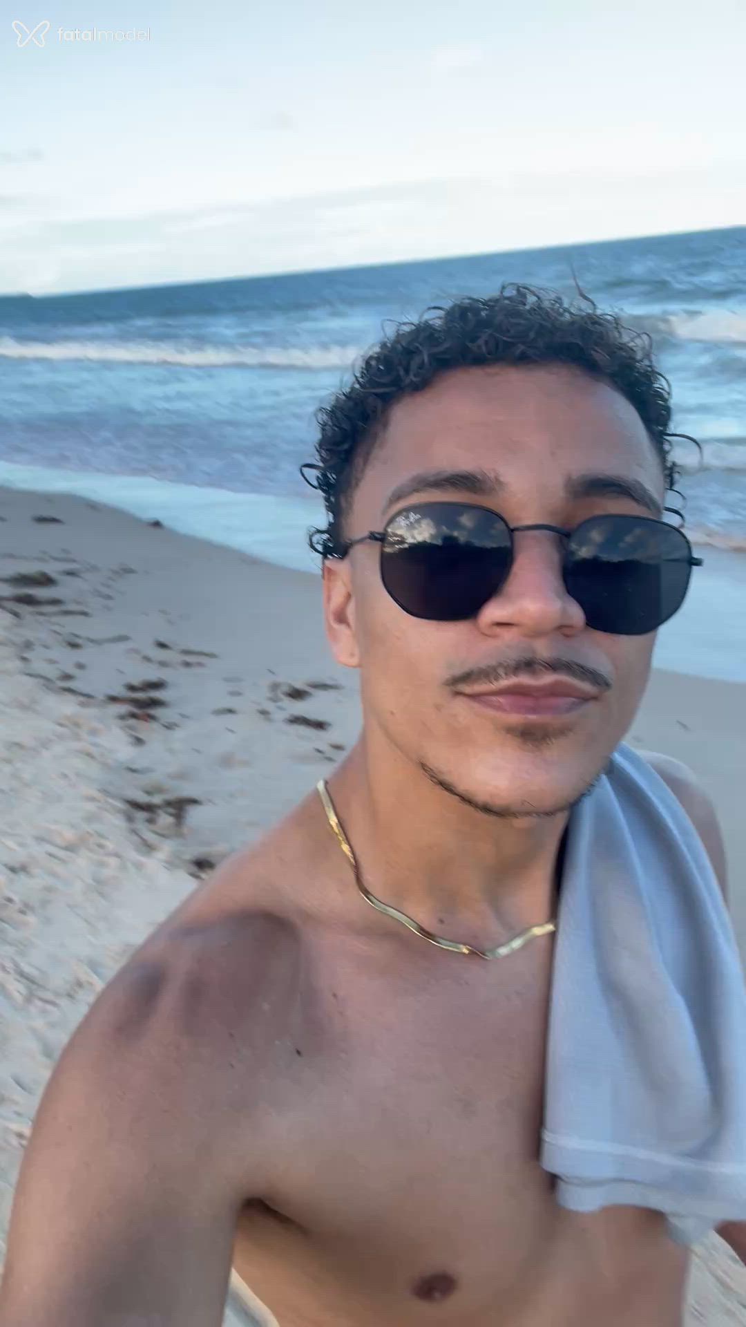 Acompanhante homem morena (o) de olhos castanhos em Porto Seguro Acompanhante homem morena (o) de olhos castanhos em Porto Seguro - Santiago
