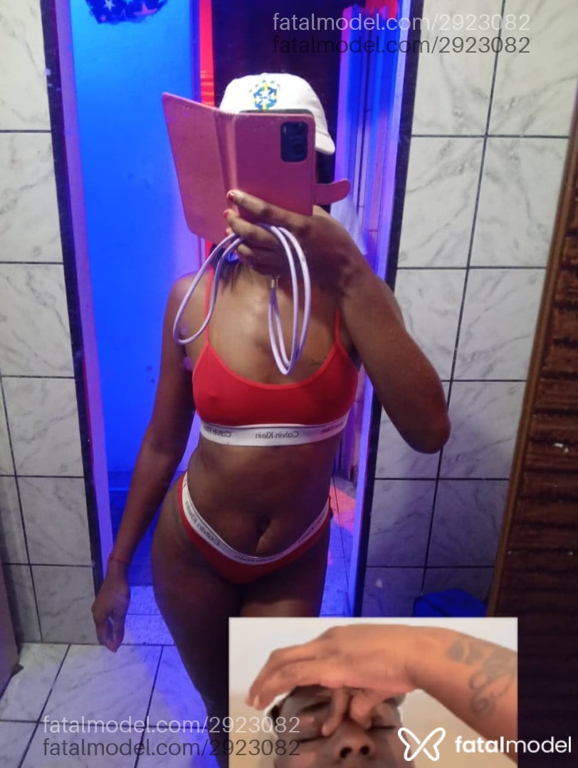 Acompanhante mulher morena (o) de olhos castanhos em Praia Grande - Anjel