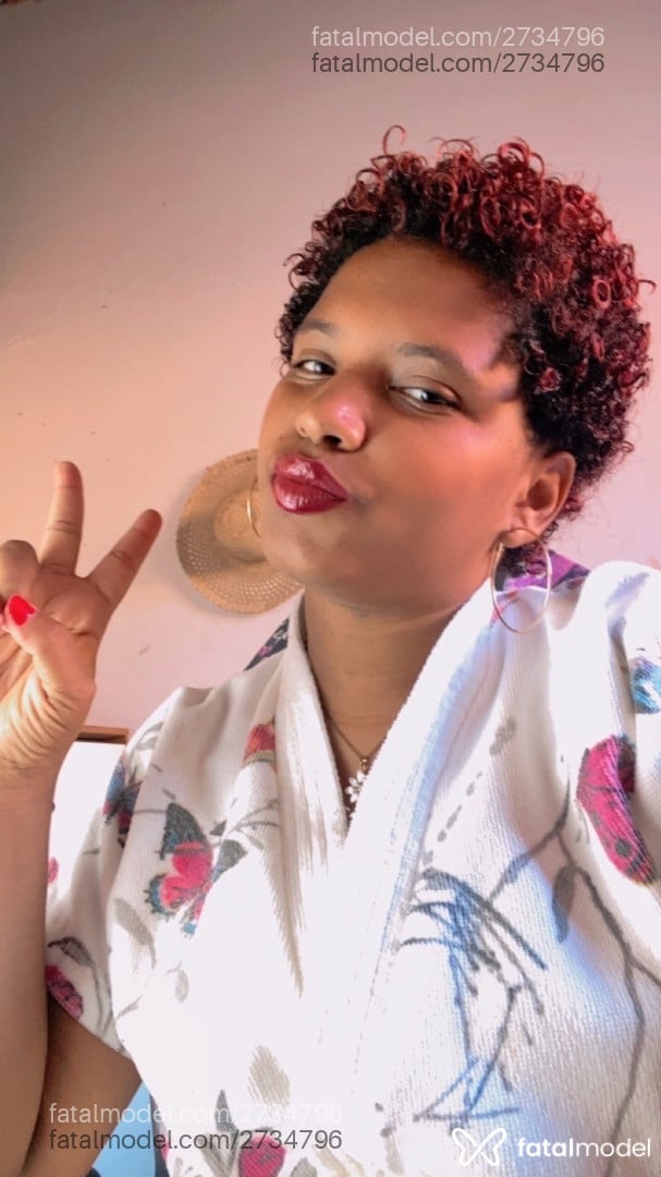 Acompanhante mulher com cabelo castanho de olhos castanhos em Virtual Acompanhante mulher com cabelo castanho de olhos castanhos em Virtual - Mya Prado