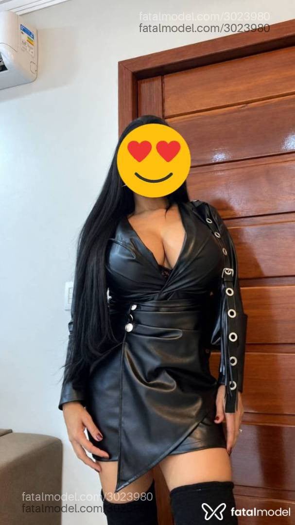 Acompanhante mulher morena (o) de olhos pretos - Tainá Bellini