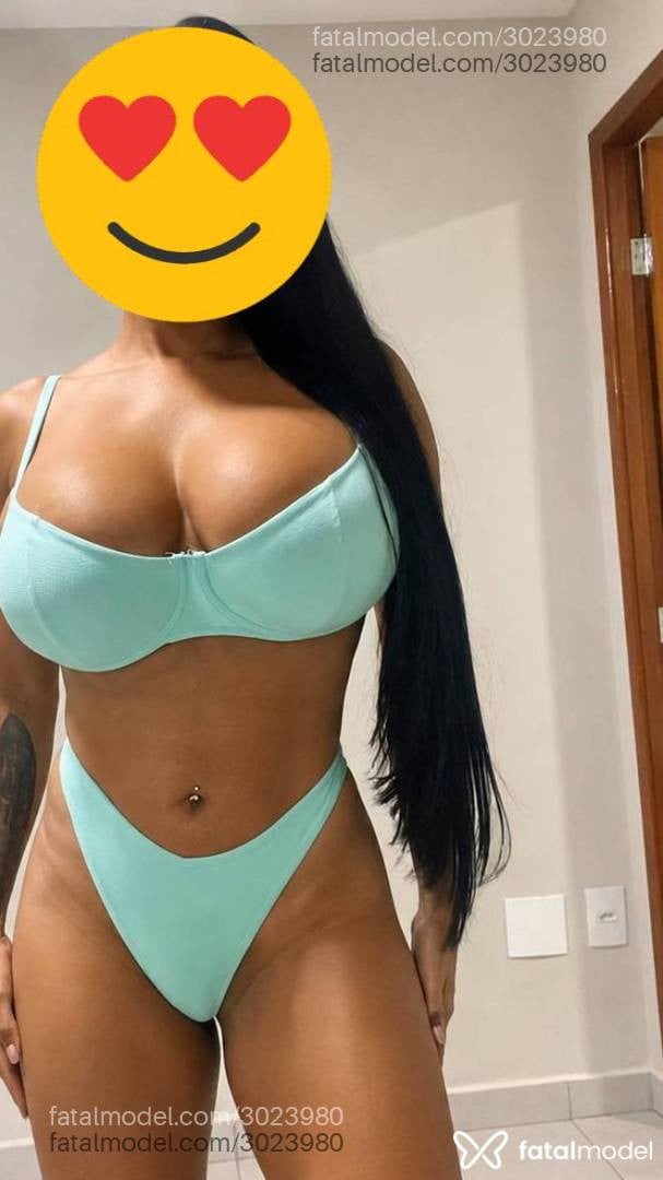 Acompanhante mulher morena (o) de olhos pretos - Tainá Bellini