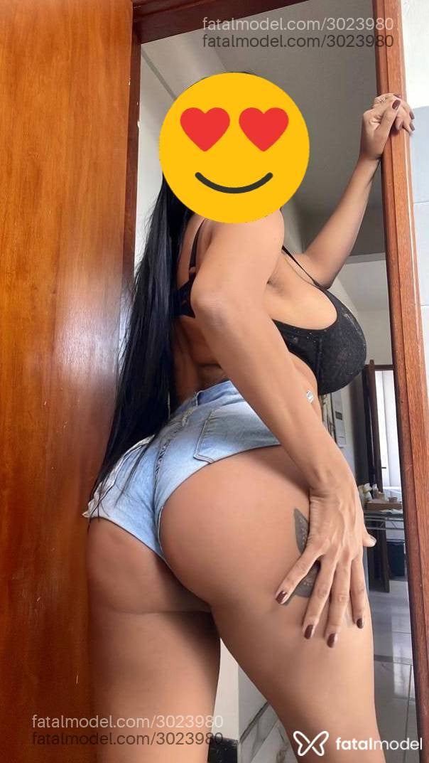 Acompanhante mulher morena (o) de olhos pretos - Tainá Bellini