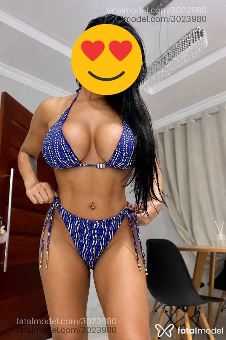 Acompanhante mulher morena (o) de olhos pretos - Tainá Bellini