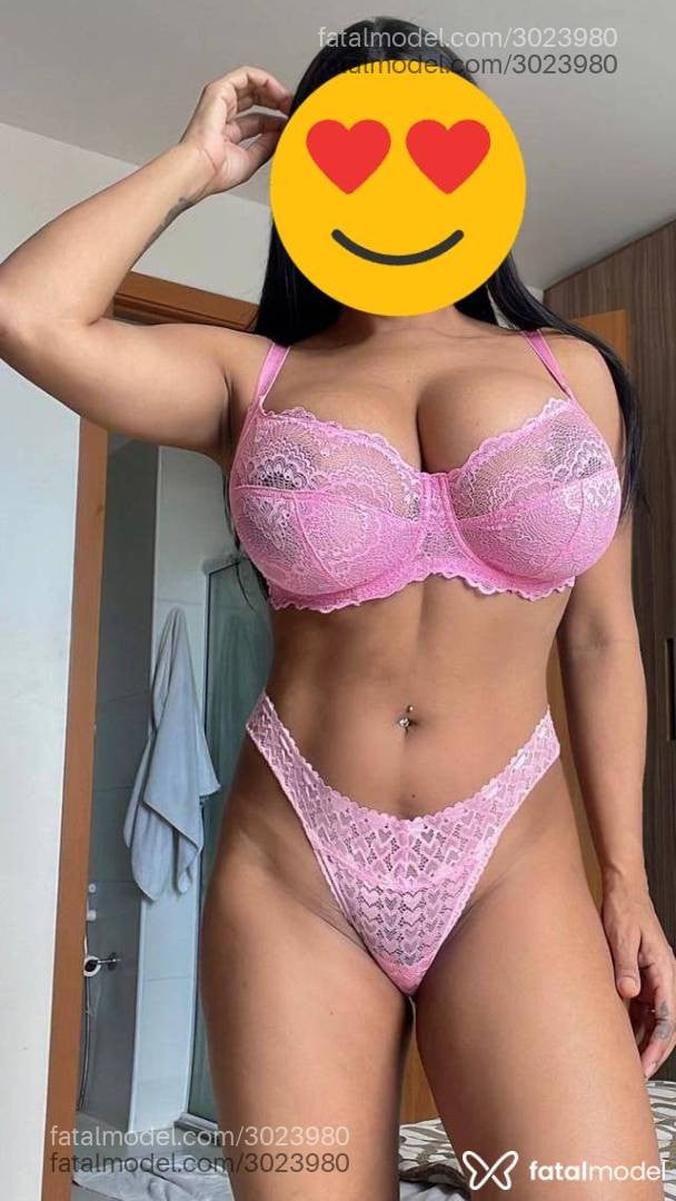 Acompanhante mulher morena (o) de olhos pretos - Tainá Bellini