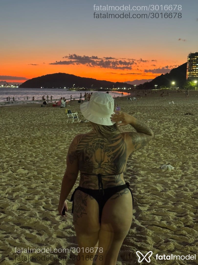 Acompanhante mulher loira (o) de olhos castanhos em Paranaguá - Aline