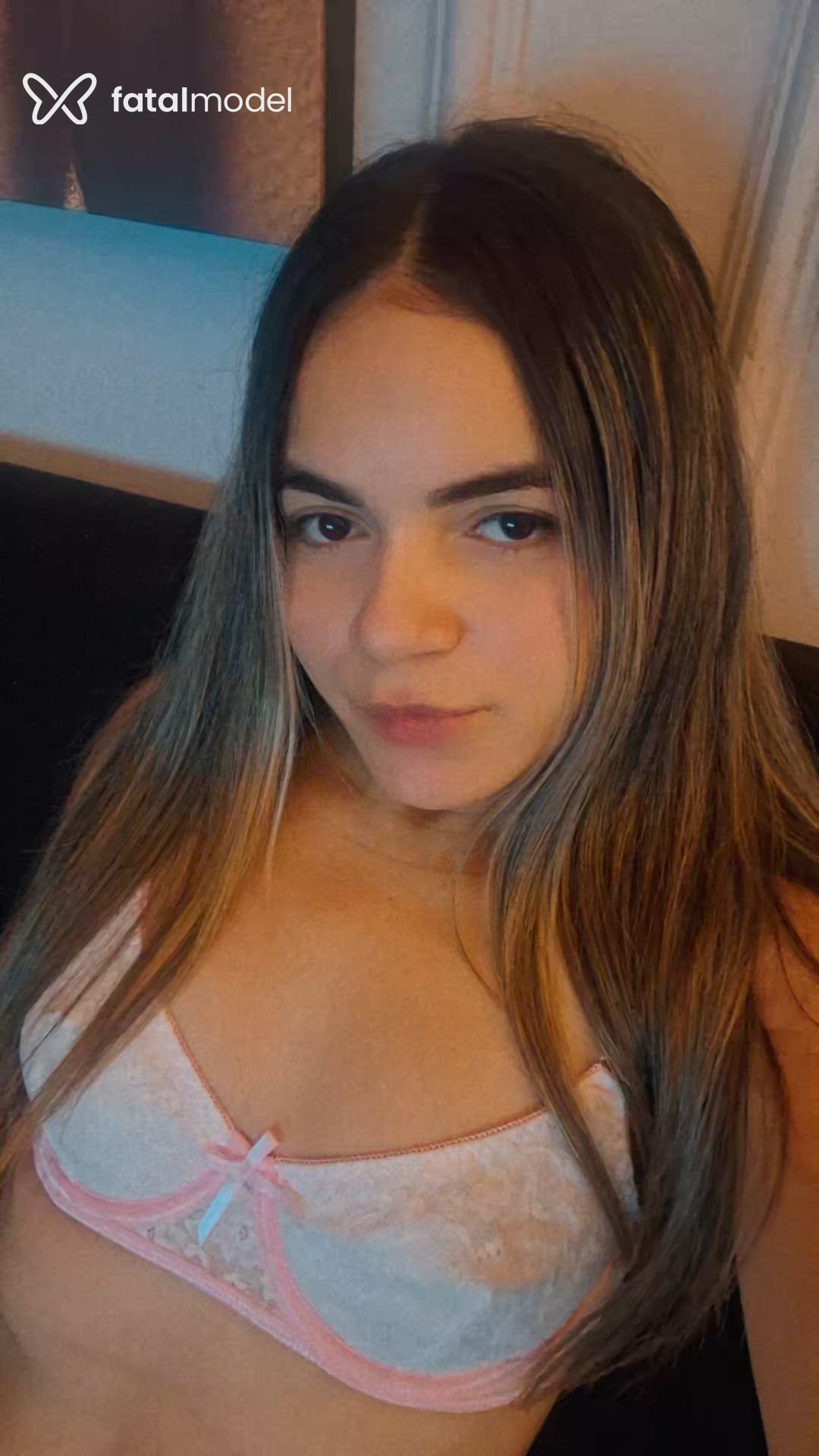 Acompanhante mulher loira (o) de olhos castanhos - Jessie Acompanhante mulher loira (o) de olhos castanhos - Jessie