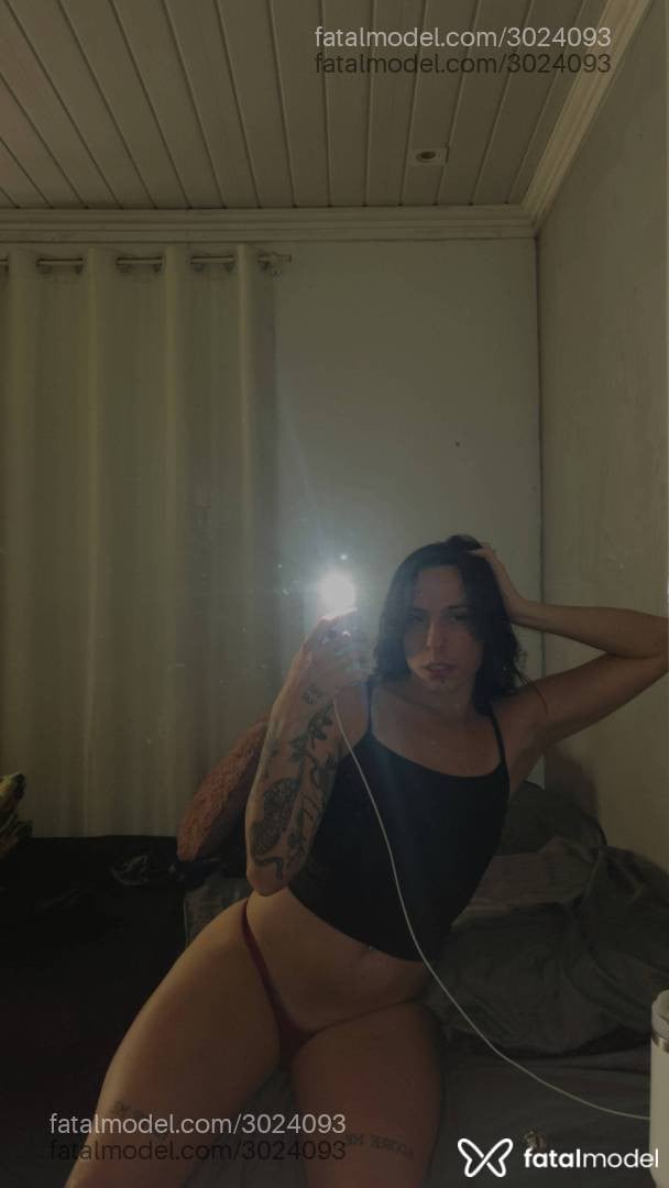 Acompanhante mulher trans morena (o) de olhos castanhos - Maria Eduarda