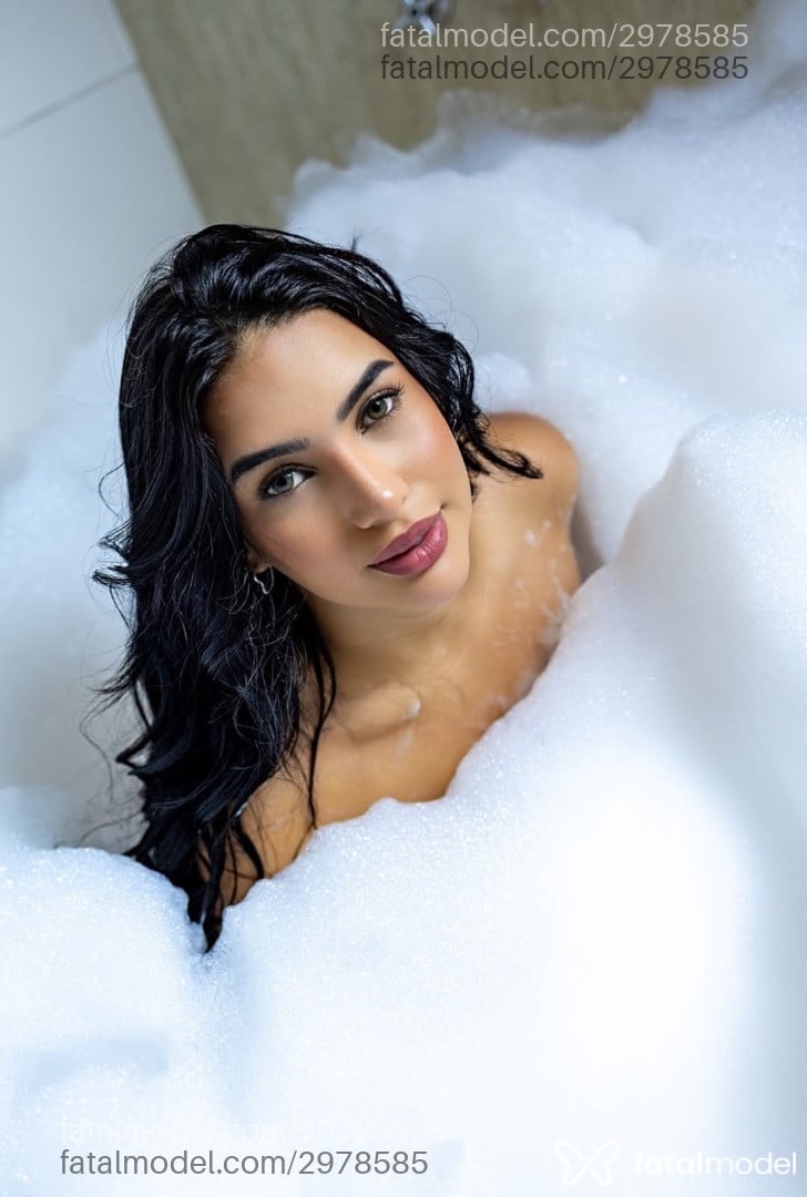 Acompanhante mulher morena (o) de olhos verdes - Ana Lis