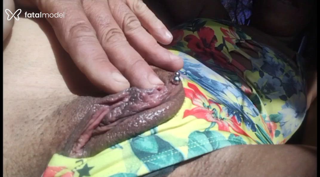 Acompanhante mulher morena (o) de olhos castanhos - Paraguaia
