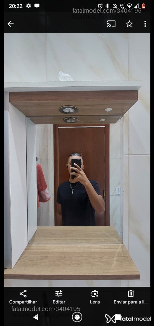 Acompanhante homem com cabelo castanho de olhos pretos - David