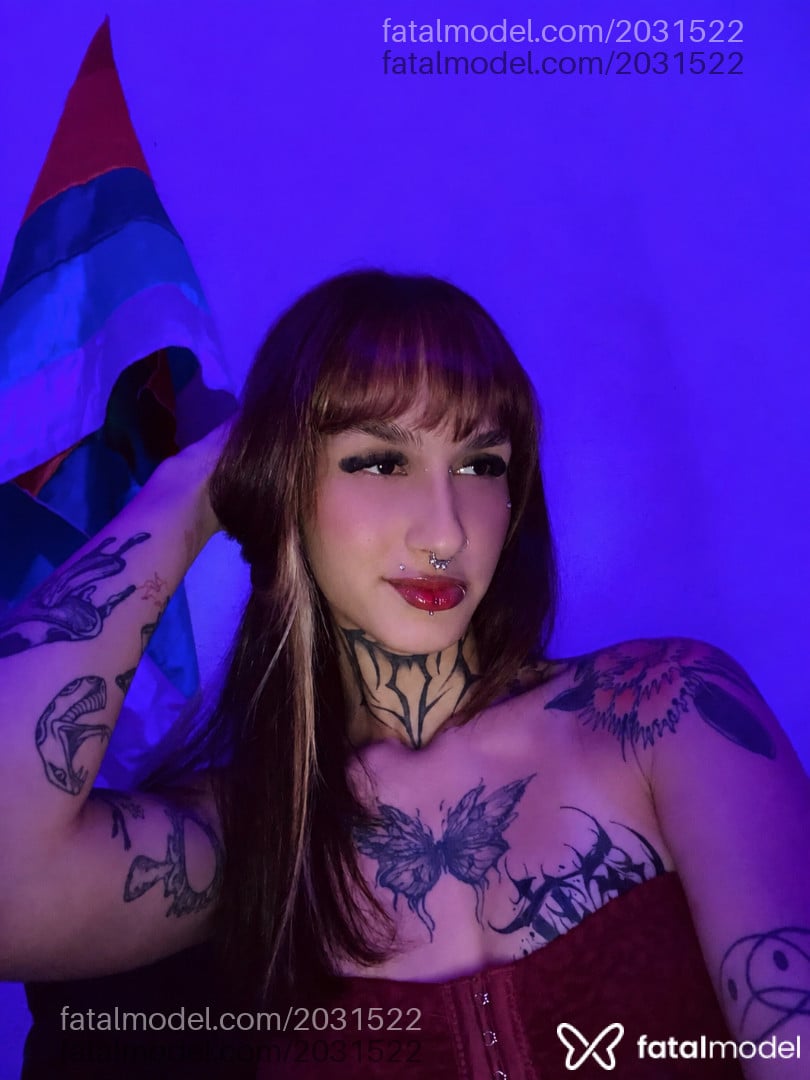 Acompanhante mulher morena (o) de olhos castanhos - Lara Nogueira
