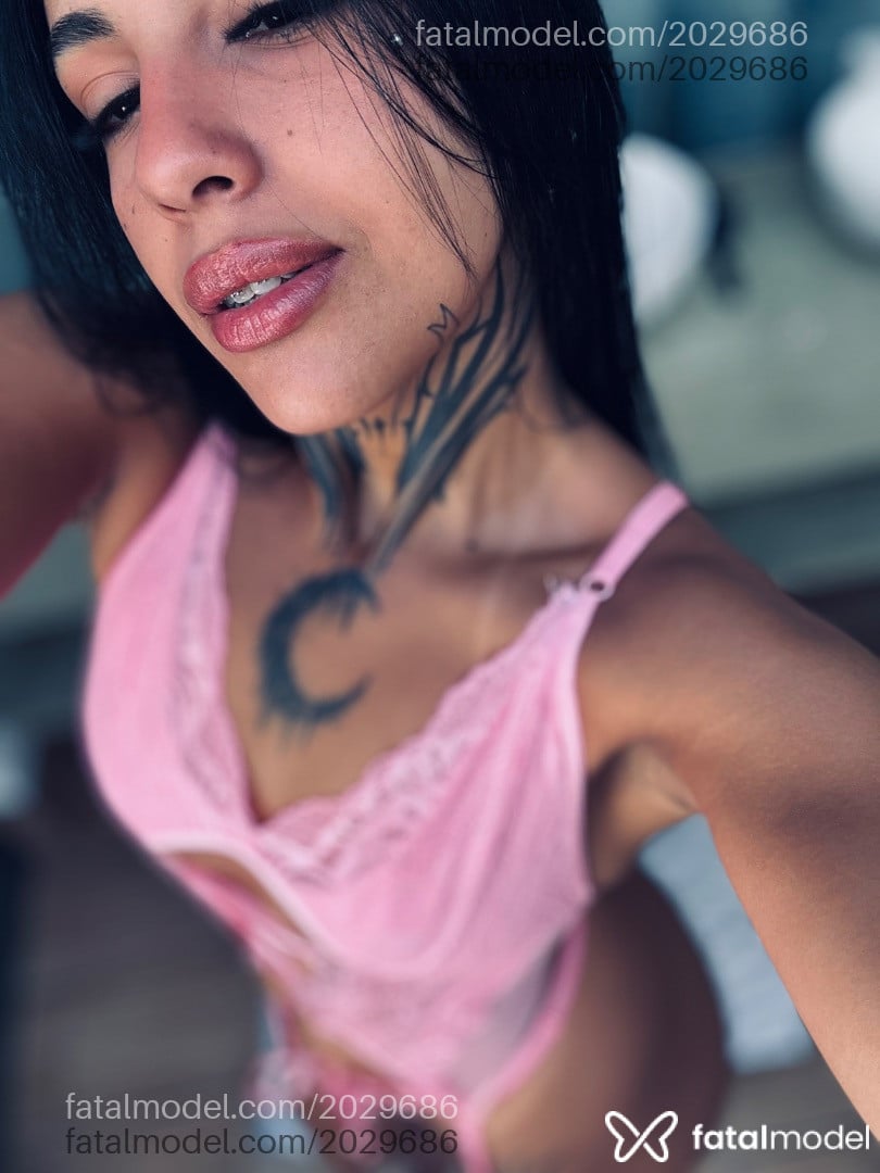 Acompanhante mulher morena (o) de olhos castanhos - Luna Soft