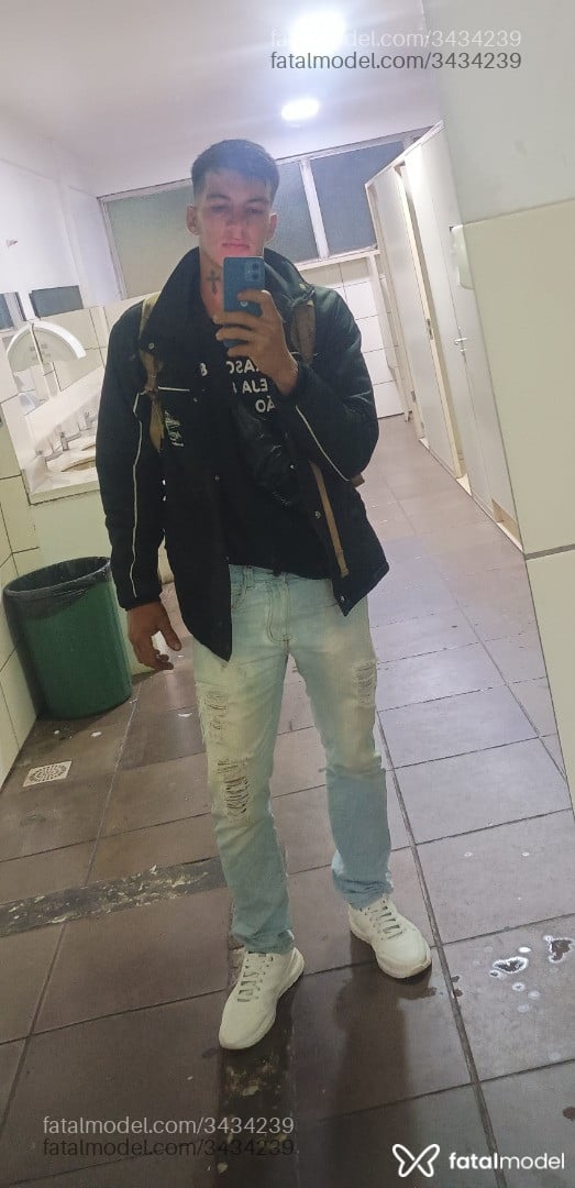 Acompanhante homem com cabelo castanho de olhos castanhos em Santa Cruz do Sul - João Carlos