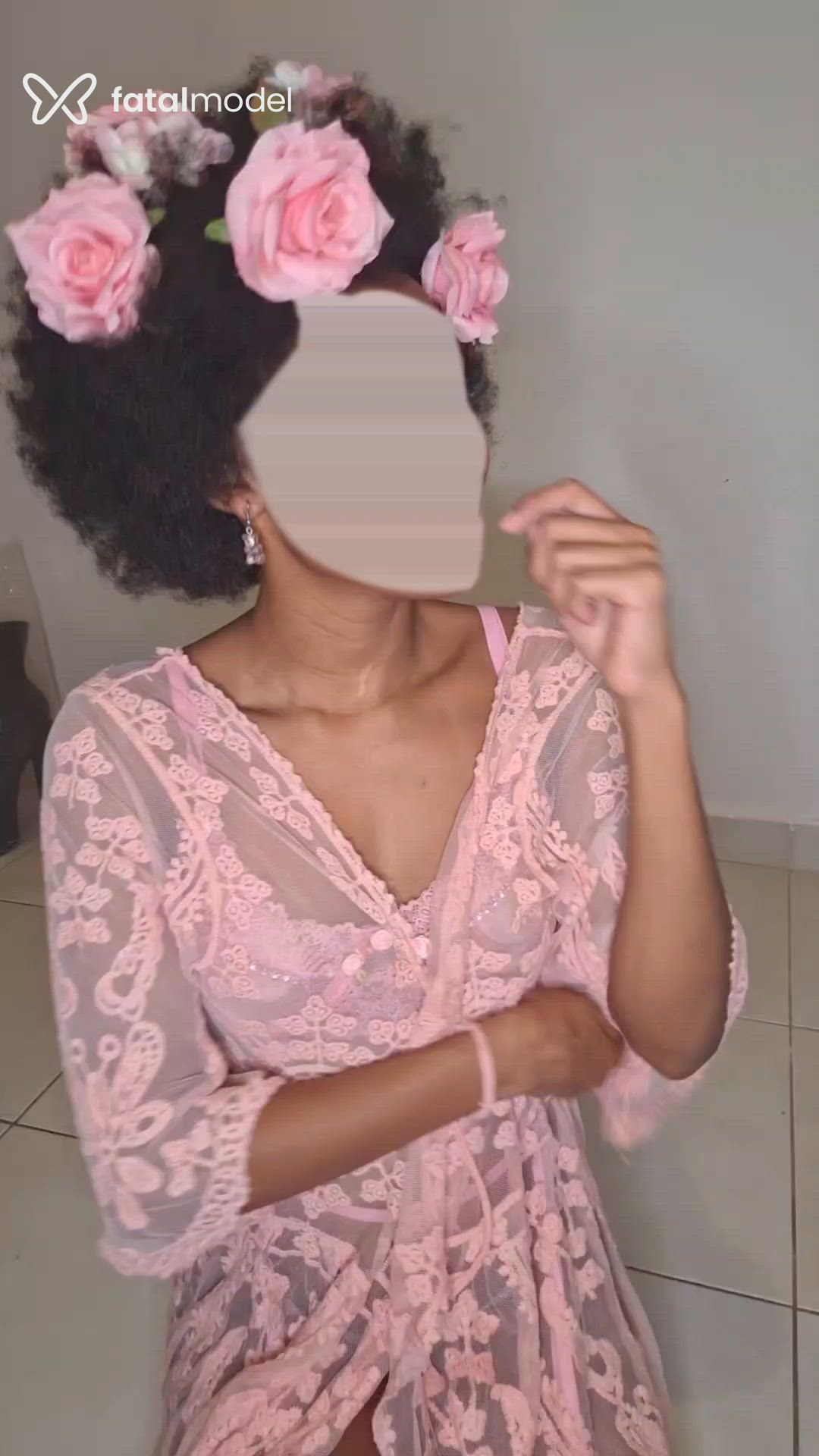 Acompanhante mulher morena (o) de olhos pretos - Kristall Acompanhante mulher morena (o) de olhos pretos - Kristall