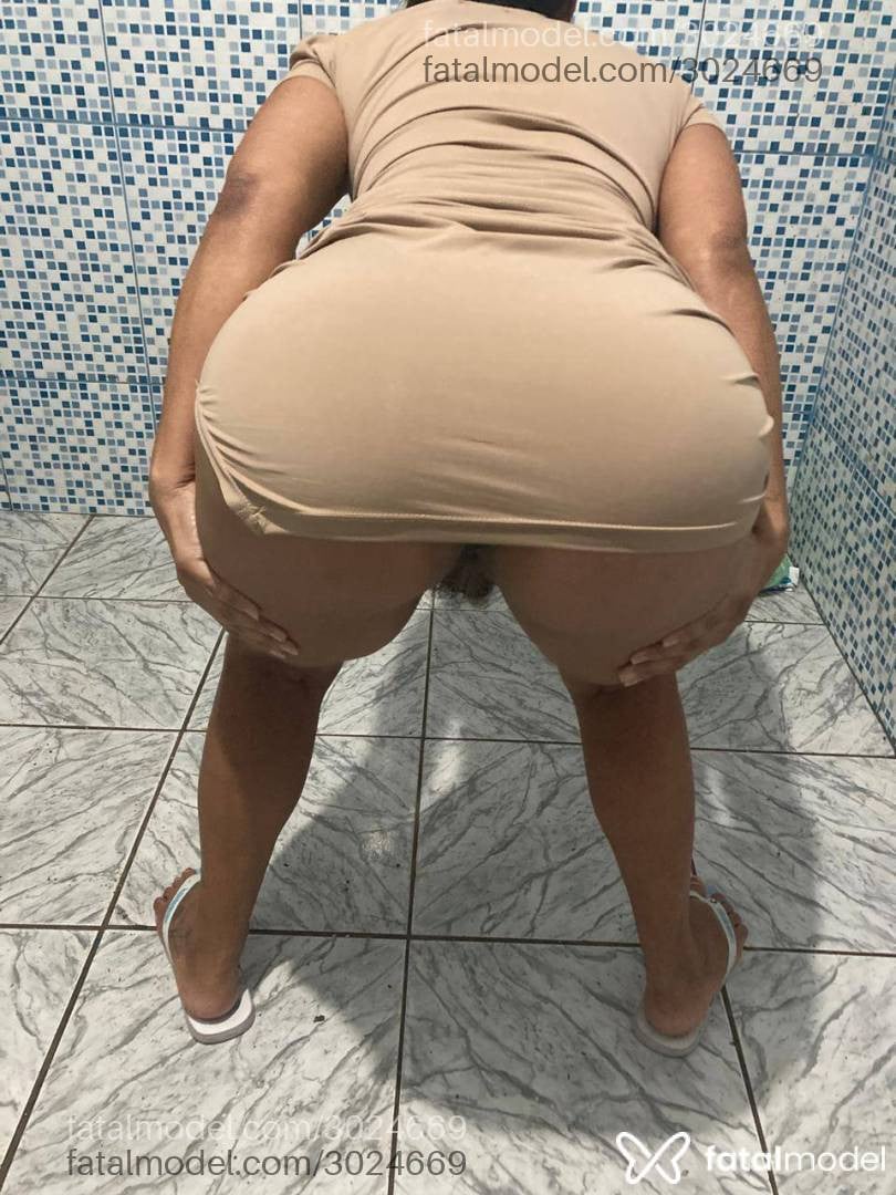 Acompanhante mulher com cabelo castanho de olhos castanhos em Virtual Acompanhante mulher com cabelo castanho de olhos castanhos em Virtual - Rubicalifani