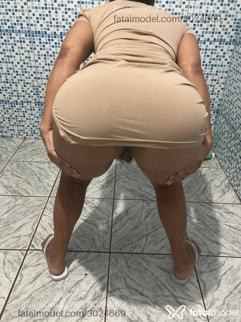 Acompanhante mulher com cabelo castanho de olhos castanhos em Virtual Acompanhante mulher com cabelo castanho de olhos castanhos em Virtual - Rubicalifani