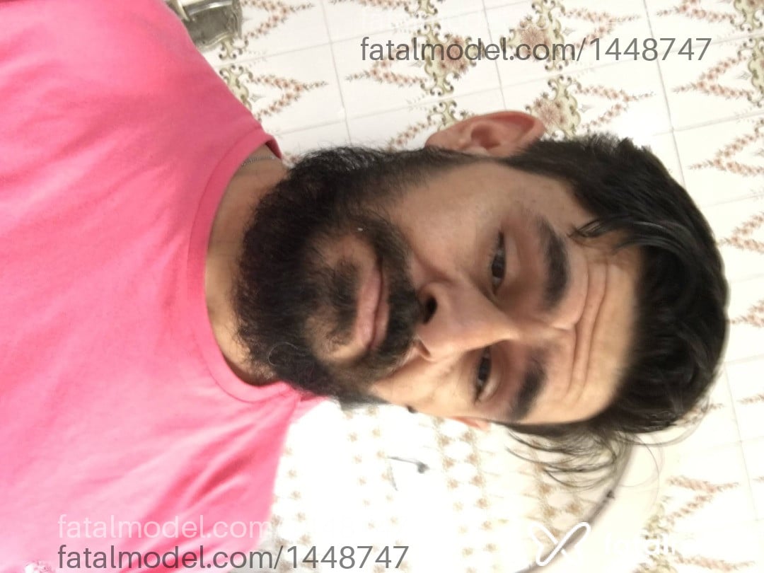 Acompanhante homem com cabelo castanho de olhos castanhos em Irani - Jocac