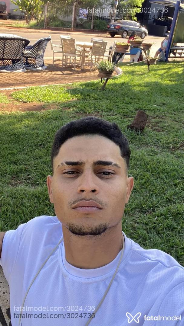 Acompanhante homem morena (o) de olhos castanhos em Uberaba - Erick