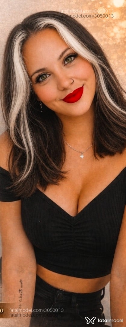 Acompanhante mulher loira (o) de olhos verdes - Bruna