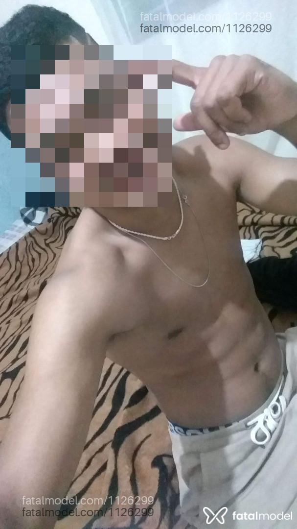 Acompanhante homem morena (o) de olhos pretos em Araucária Acompanhante homem morena (o) de olhos pretos em Araucária - Sereno