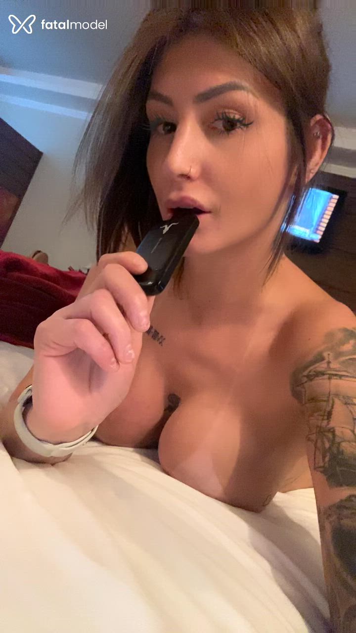 Acompanhante mulher trans morena (o) de olhos castanhos em Criciúma - Luana Rafaella