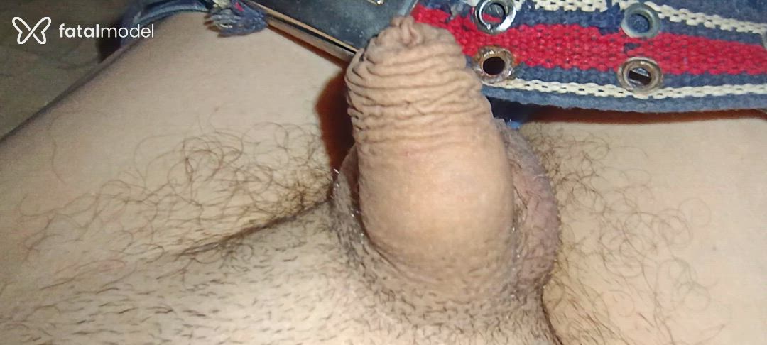 Acompanhante homem sem cabelo de olhos cinza - João Carlos