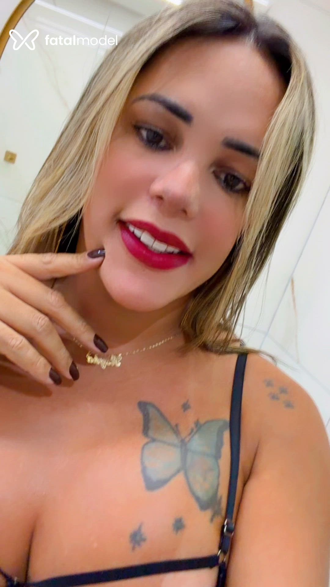 Acompanhante mulher trans loira (o) de olhos castanhos em Camaçari Acompanhante mulher trans loira (o) de olhos castanhos em Camaçari - VALENTINA