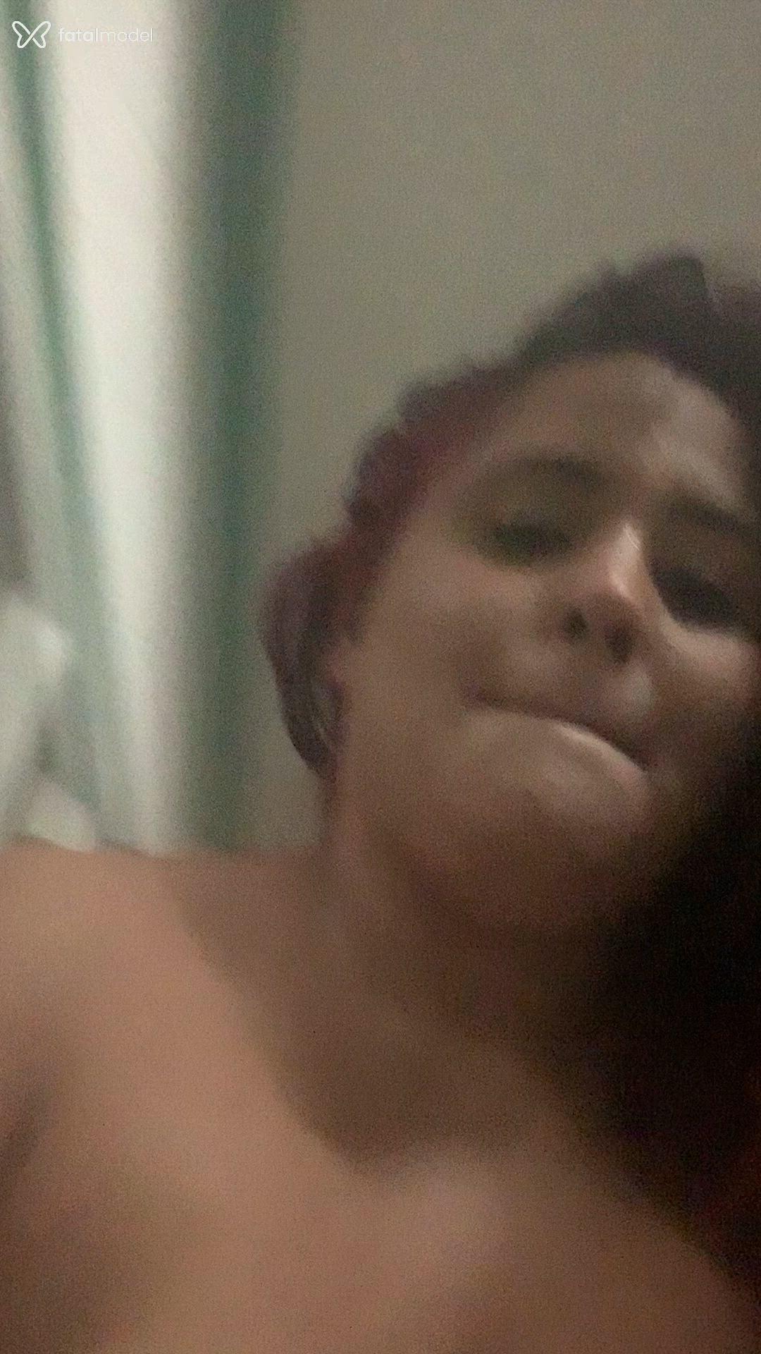 Acompanhante mulher com cabelo colorido de olhos castanhos - Couple Paulistense