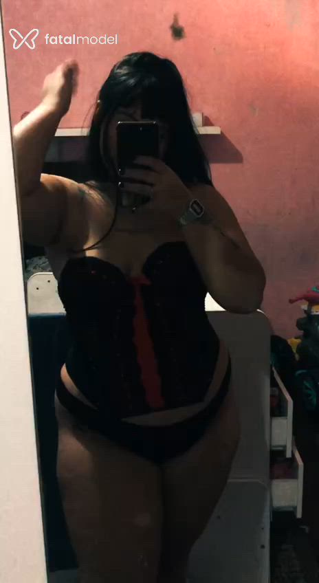 Acompanhante mulher com cabelo castanho de olhos castanhos em Pelotas Acompanhante mulher com cabelo castanho de olhos castanhos em Pelotas - Mari