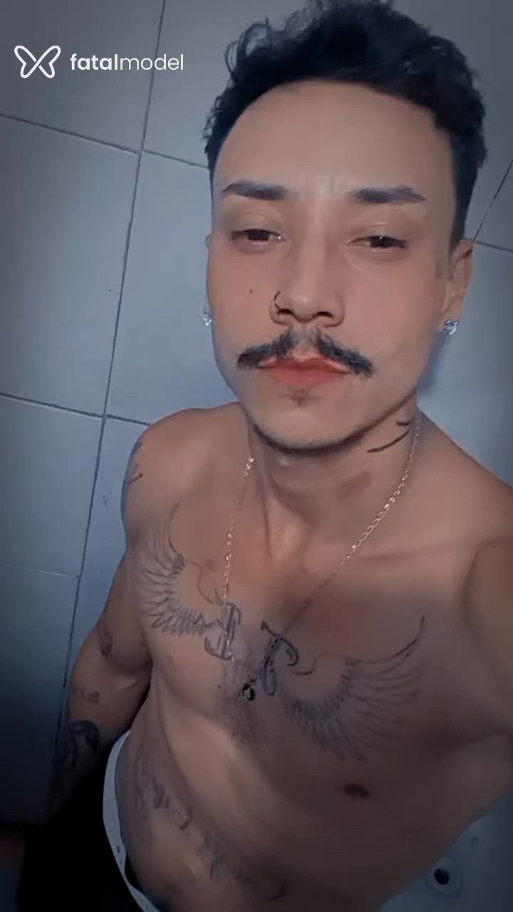 Acompanhante homem com cabelo castanho de olhos pretos em Torres Acompanhante homem com cabelo castanho de olhos pretos em Torres - Oliver