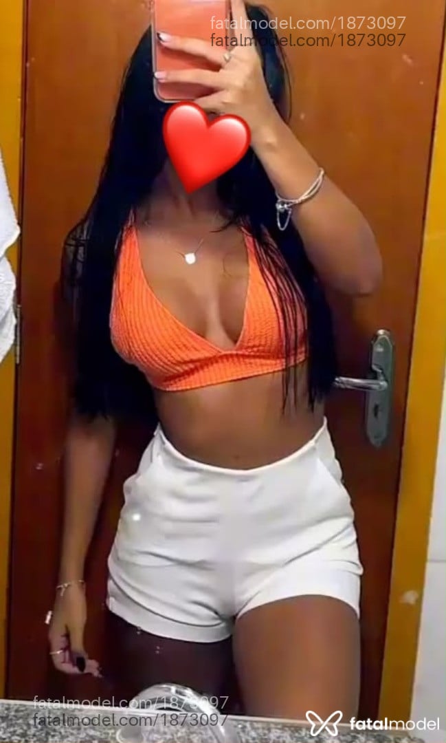 Acompanhante mulher morena (o) de olhos pretos em Barbacena - Júlia Mendes