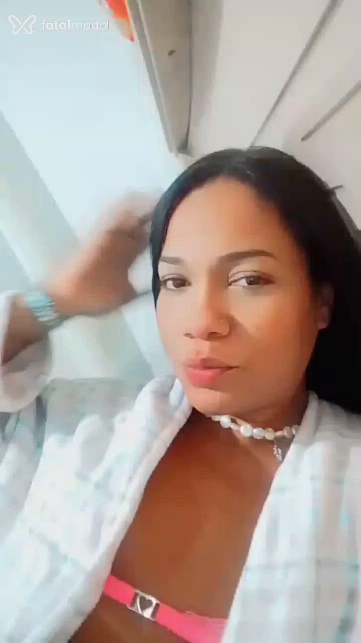 Acompanhante mulher morena (o) de olhos castanhos em Petrópolis Acompanhante mulher morena (o) de olhos castanhos em Petrópolis - Vicky