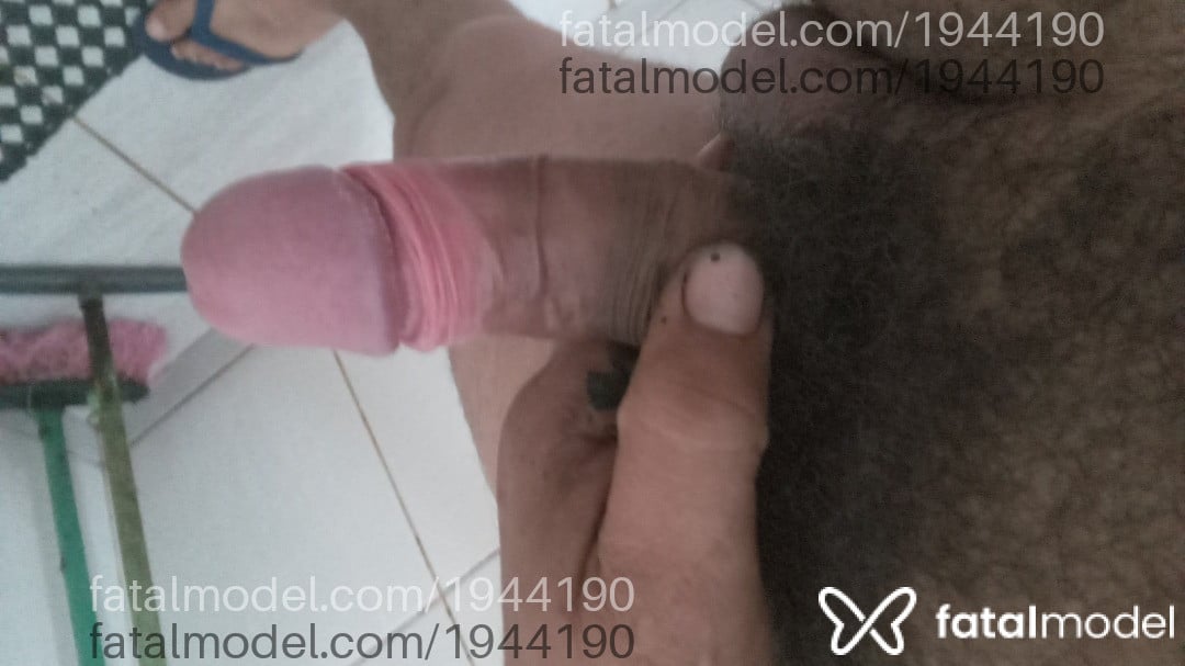 Acompanhante homem com cabelo castanho de olhos verdes em Lavras Acompanhante homem com cabelo castanho de olhos verdes em Lavras - Alberto Pintu