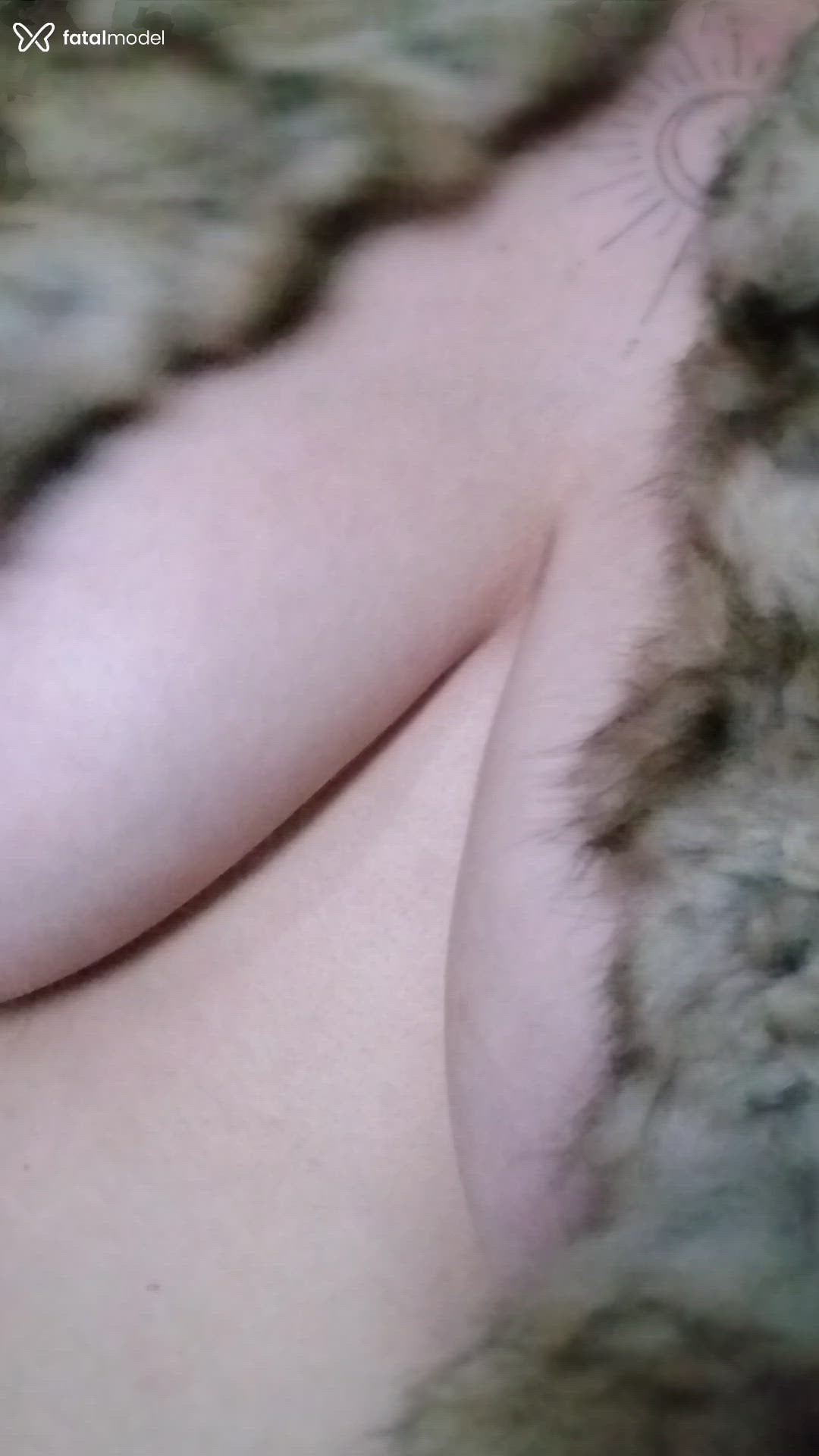 Acompanhante mulher com cabelo colorido de olhos castanhos em Pelotas Acompanhante mulher com cabelo colorido de olhos castanhos em Pelotas - Serena