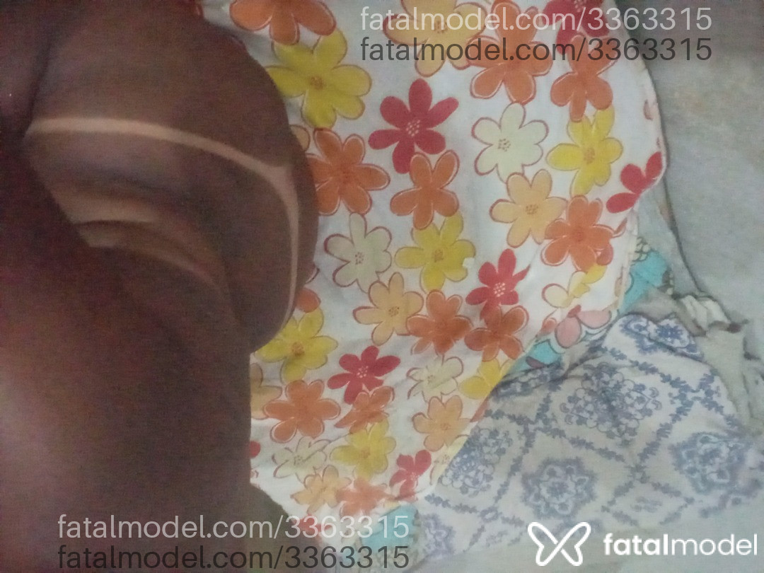 Acompanhante mulher morena (o) de olhos pretos - Larrisa Acompanhante mulher morena (o) de olhos pretos - Larrisa