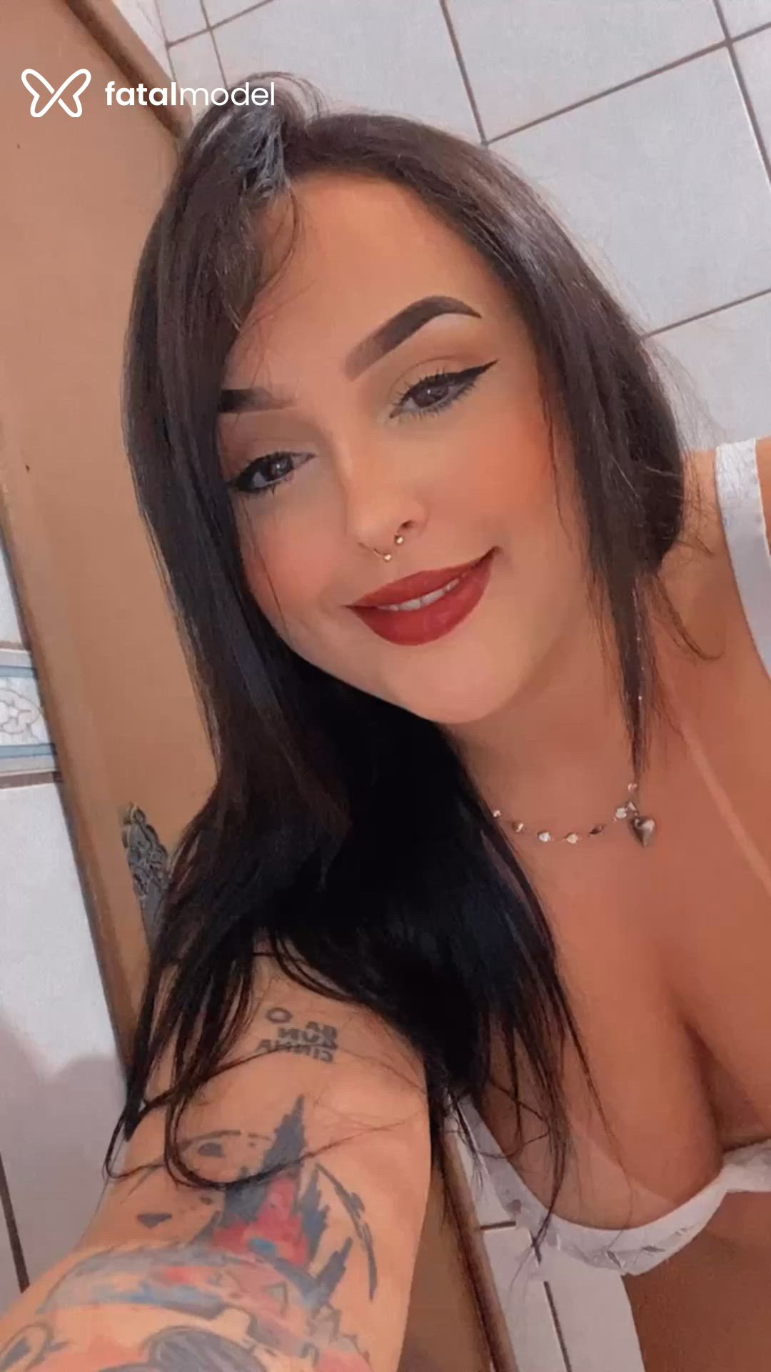 Acompanhante mulher morena (o) de olhos pretos - Letícia Lopes Acompanhante mulher morena (o) de olhos pretos - Letícia Lopes