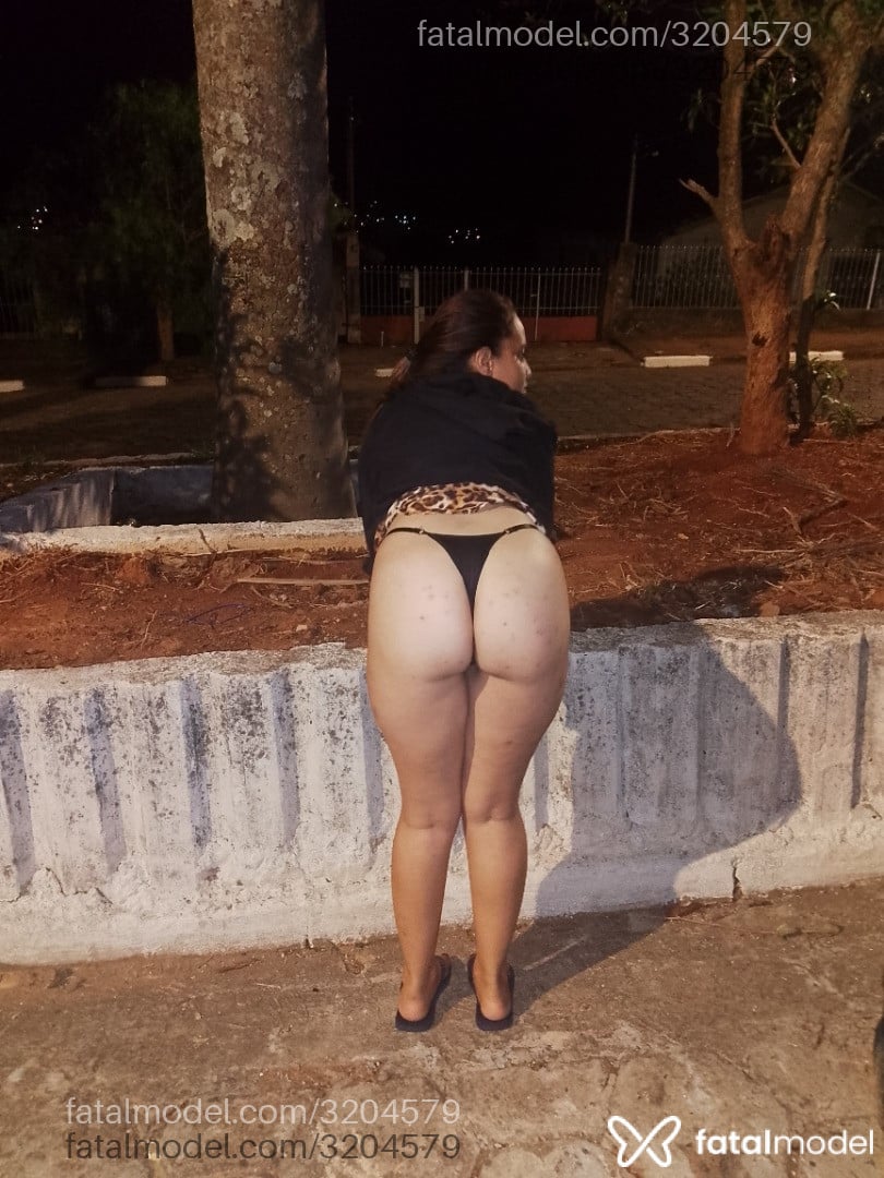 Acompanhante mulher com cabelo castanho de olhos pretos em Guaranésia - Isahesposa