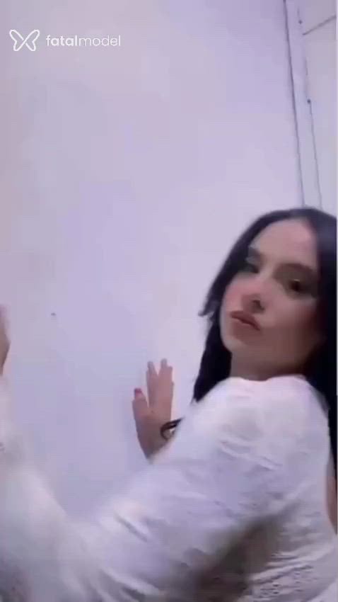 Acompanhante mulher trans morena (o) de olhos castanhos - Tay Costa