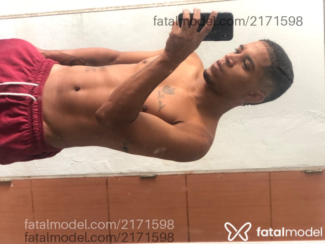 Acompanhante homem morena (o) de olhos pretos em Caruaru - Vitor
