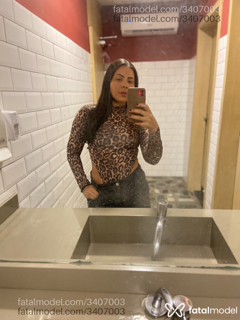 Acompanhante mulher morena (o) de olhos pretos em Virtual - Dedeza