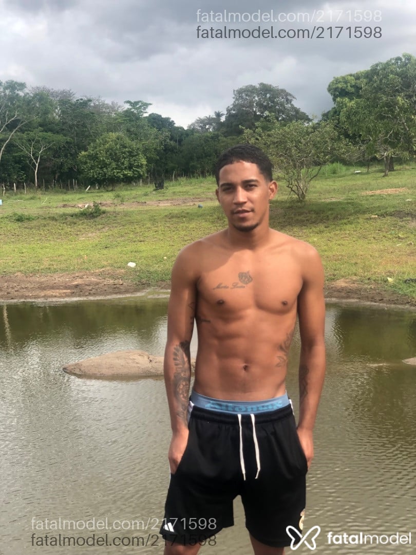 Acompanhante homem morena (o) de olhos pretos em Caruaru - Vitor