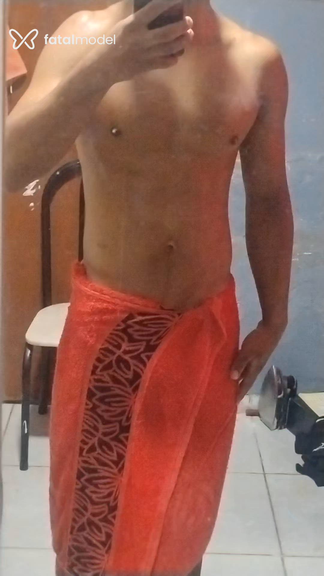 Acompanhante homem morena (o) de olhos castanhos - Menorzin